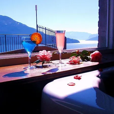 Piazzo Sleeps 4 Pool Wifi Apartment